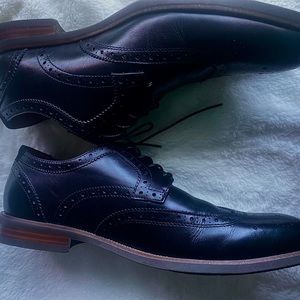 FLORSHEIM Wingtip Oxford, men, black size 12M. Like new. Worn only a few hours.